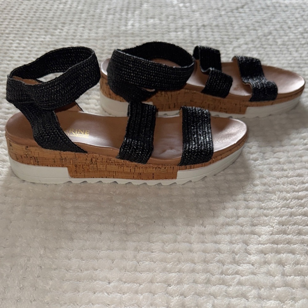 👡 Catherine Malandrino Black Platform Sandals – Women’s Size 7
